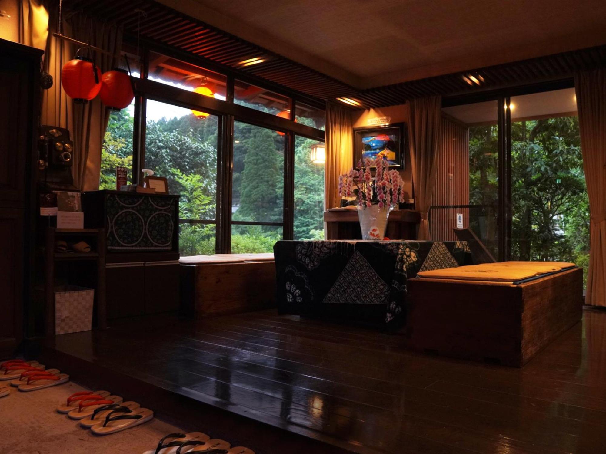 Yunohira Kamiyanagiya Hotel Yufu Exterior photo